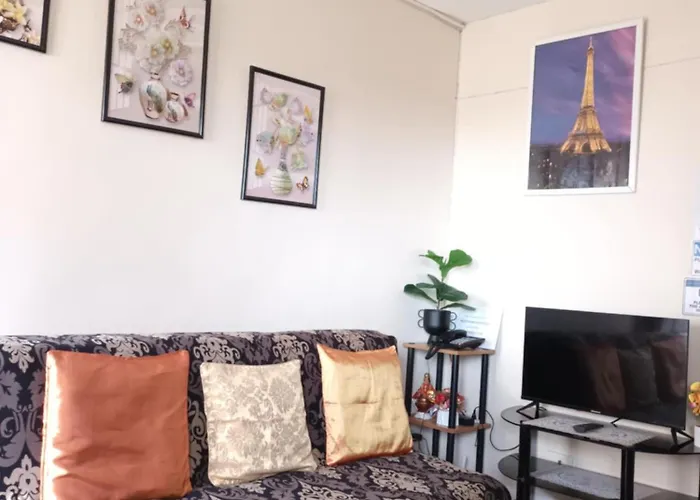 Two-bedroom At San Remo Oasis アパート