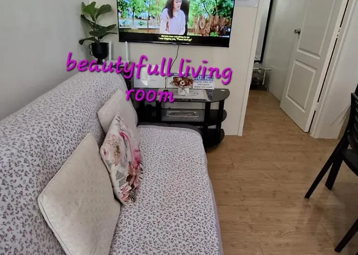 アパート Two-bedroom At San Remo Oasis *