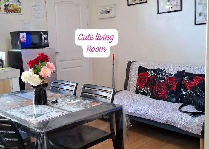 Two-bedroom At San Remo Oasis アパート